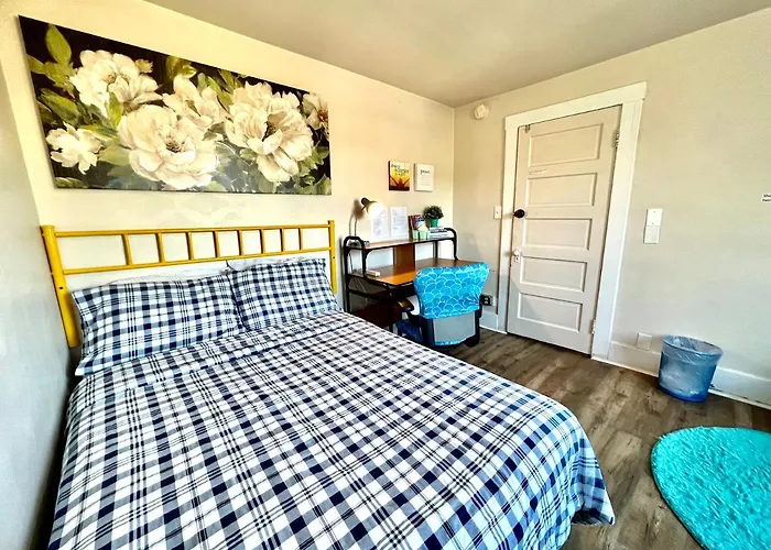 Private Room With Shared Bathrooms And Air Conditioning 10 Minutes From Seatac Airport
