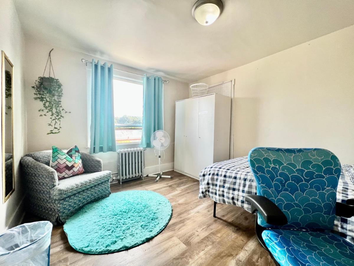 Habitación en casa particular Private With Shared Bathrooms And Air Conditioning 10 Minutes From Seatac Airport *