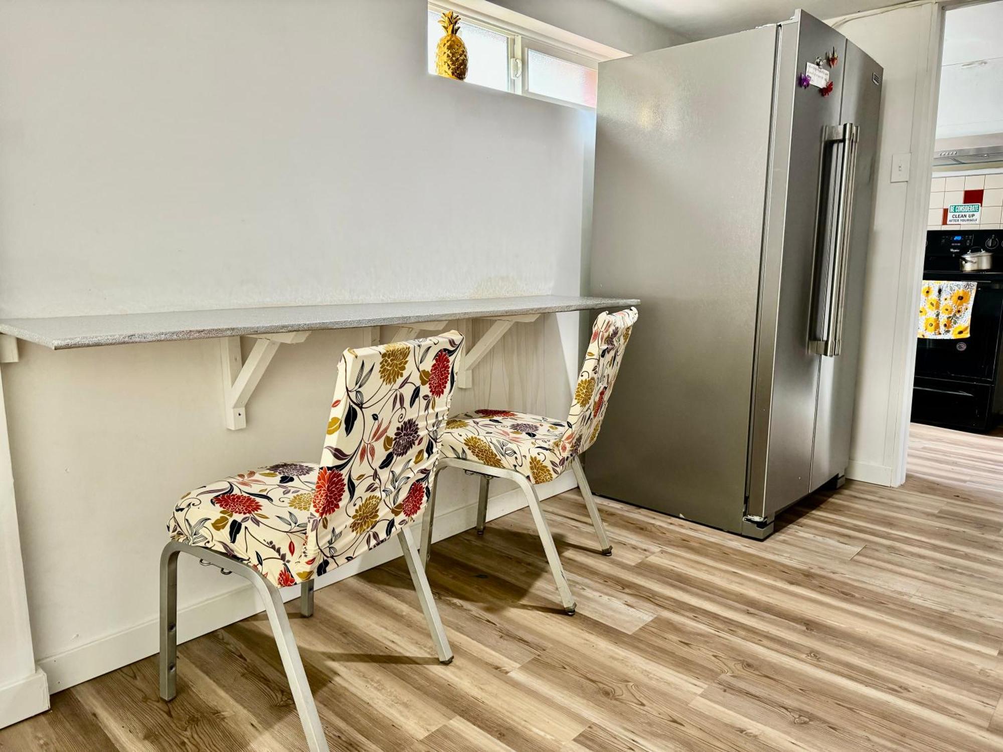 Private With Shared Bathrooms And Air Conditioning 10 Minutes From Seatac Airport *